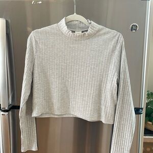 H&M ripped cropped turtleneck size XL
